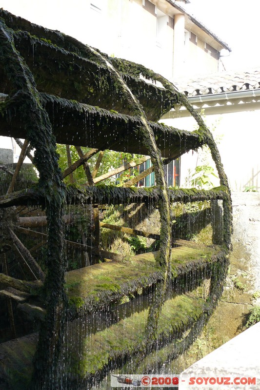 L'Isle-sur-la-Sorgue - roue Victor Courtet
Mots-clés: Roue a aubes