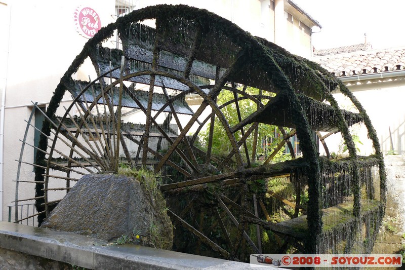 L'Isle-sur-la-Sorgue - roue Victor Courtet
Mots-clés: Roue a aubes