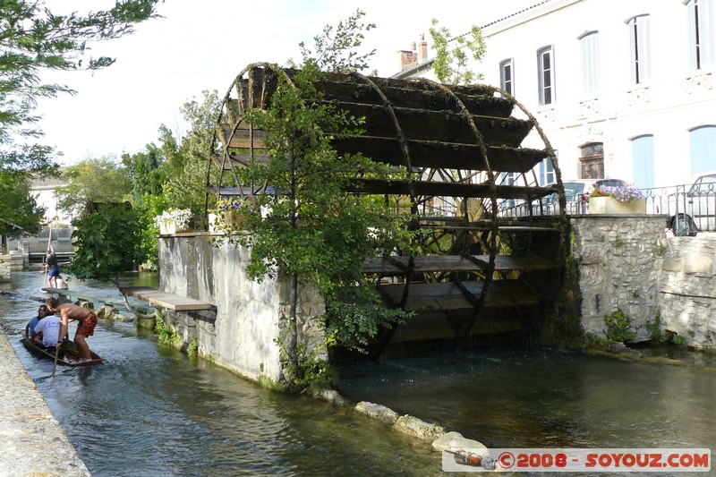 L'Isle-sur-la-Sorgue - roue des Lices
Mots-clés: Roue a aubes