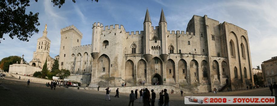 Avignon - Palais des Papes
Mots-clés: panorama Eglise chateau patrimoine unesco
