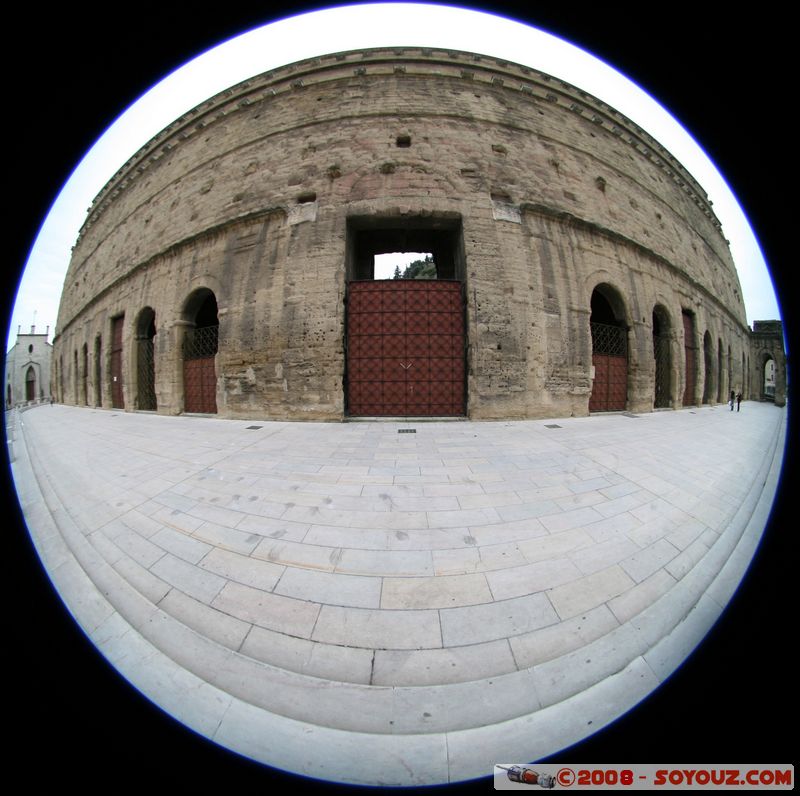 Theatre antique d'Orange
Mots-clés: Fish eye Ruines Romain patrimoine unesco