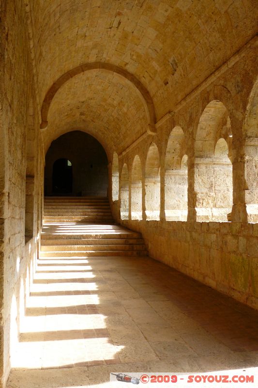 Abbaye du Thoronet - Le Cloitre
Mots-clés: Abbaye