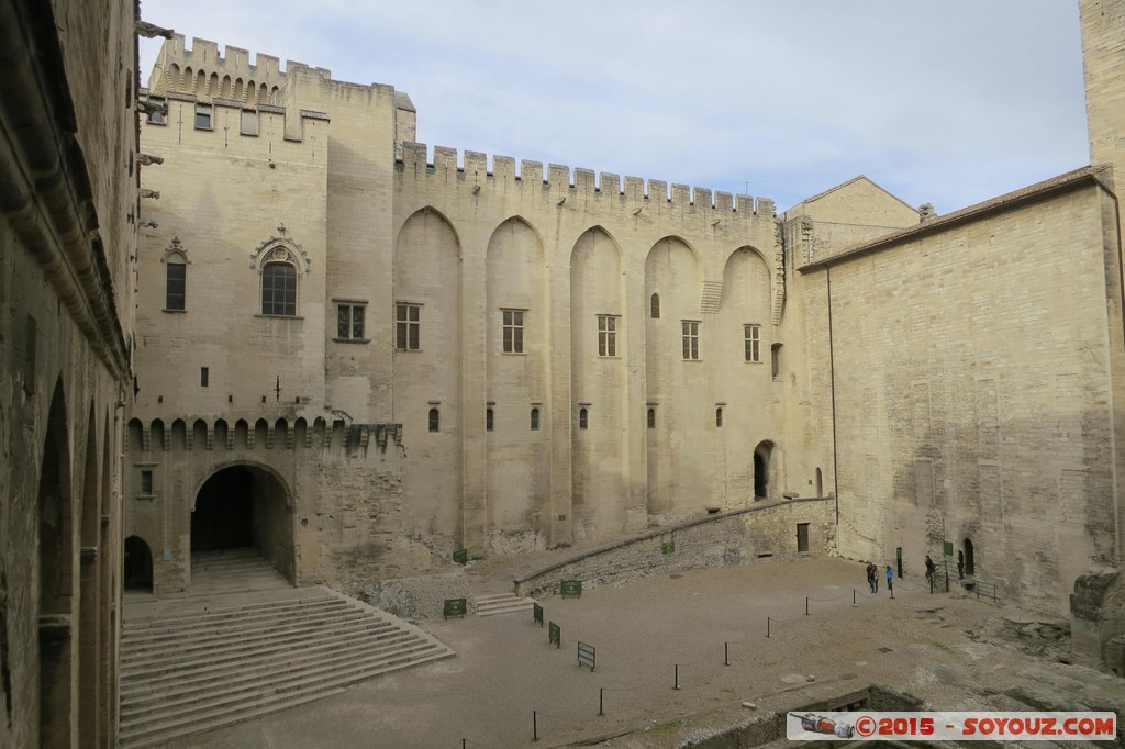 Avignon - Palais des Papes - Cour d'Honneur
Mots-clés: Avignon FRA France geo:lat=43.95038363 geo:lon=4.80714887 geotagged Provence-Alpes-Côte d'Azur Palais des Papes patrimoine unesco chateau Eglise