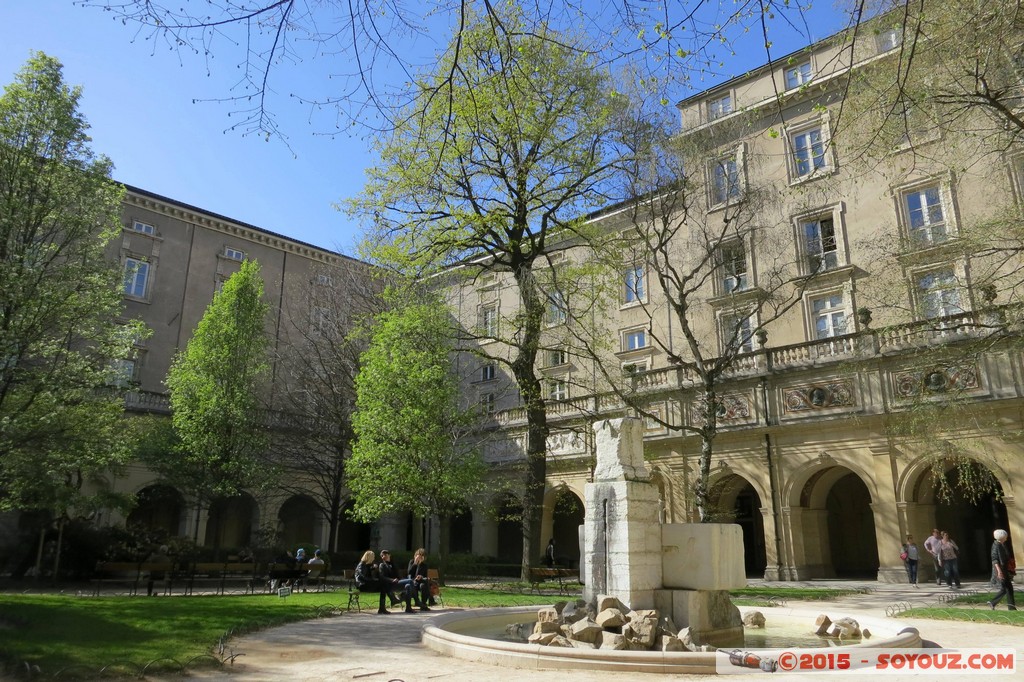 Lyon - Palais Saint-Pierre
Mots-clés: FRA France geo:lat=45.76680448 geo:lon=4.83382344 geotagged Lyon 01 Rhône-Alpes patrimoine unesco Place des Terreaux Palais Saint-Pierre