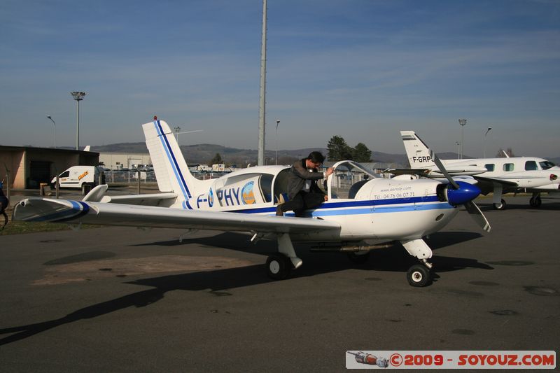 Tour des Lacs - Aeroport de Grenoble-Isere
Mots-clés: avion vehicule