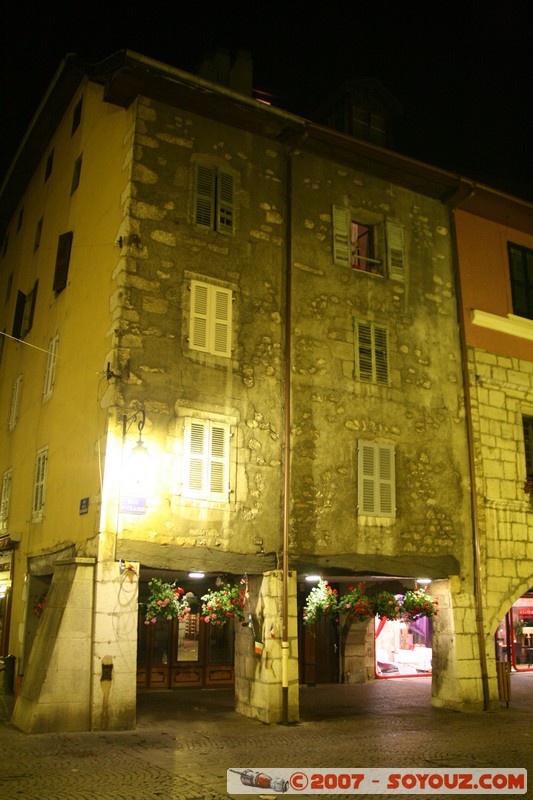 Annecy By Night - rue Sainte-Claire
Mots-clés: Nuit