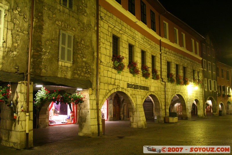 Annecy By Night - rue Sainte-Claire
Mots-clés: Nuit