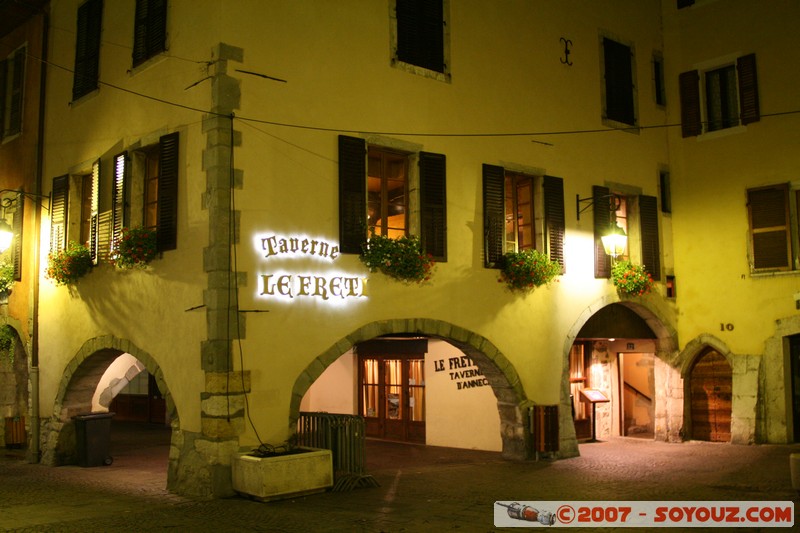 Annecy By Night - rue Sainte-Claire - Le Freti
Mots-clés: Nuit