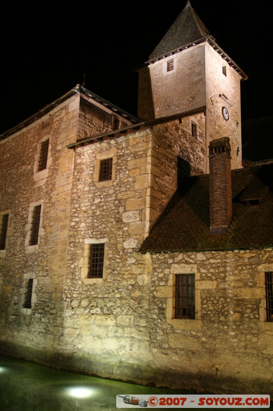 Annecy By Night - Le Palais de l'isle
Mots-clés: Nuit