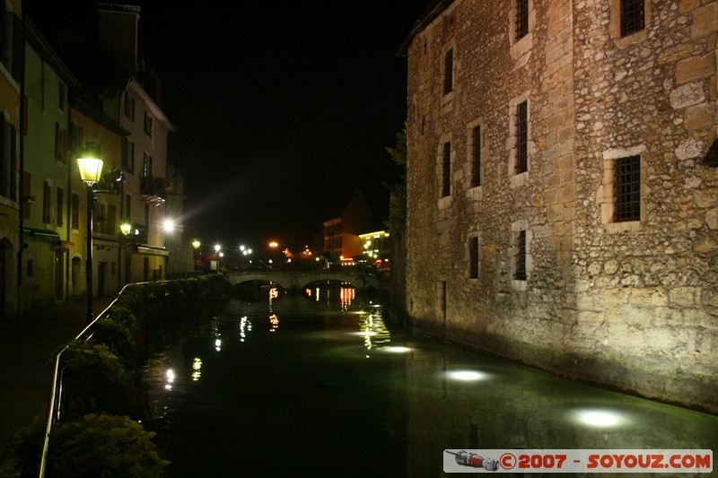 Annecy By Night - Le Palais de l'isle
Mots-clés: Nuit