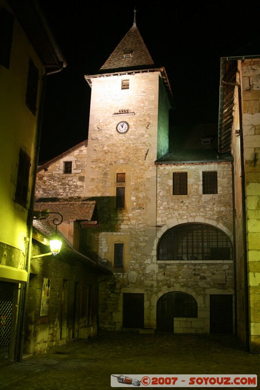 Annecy By Night - Le Palais de l'isle
Mots-clés: Nuit