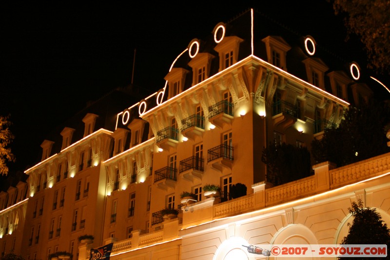 Annecy By Night - L'Imperial Palace
Mots-clés: Nuit