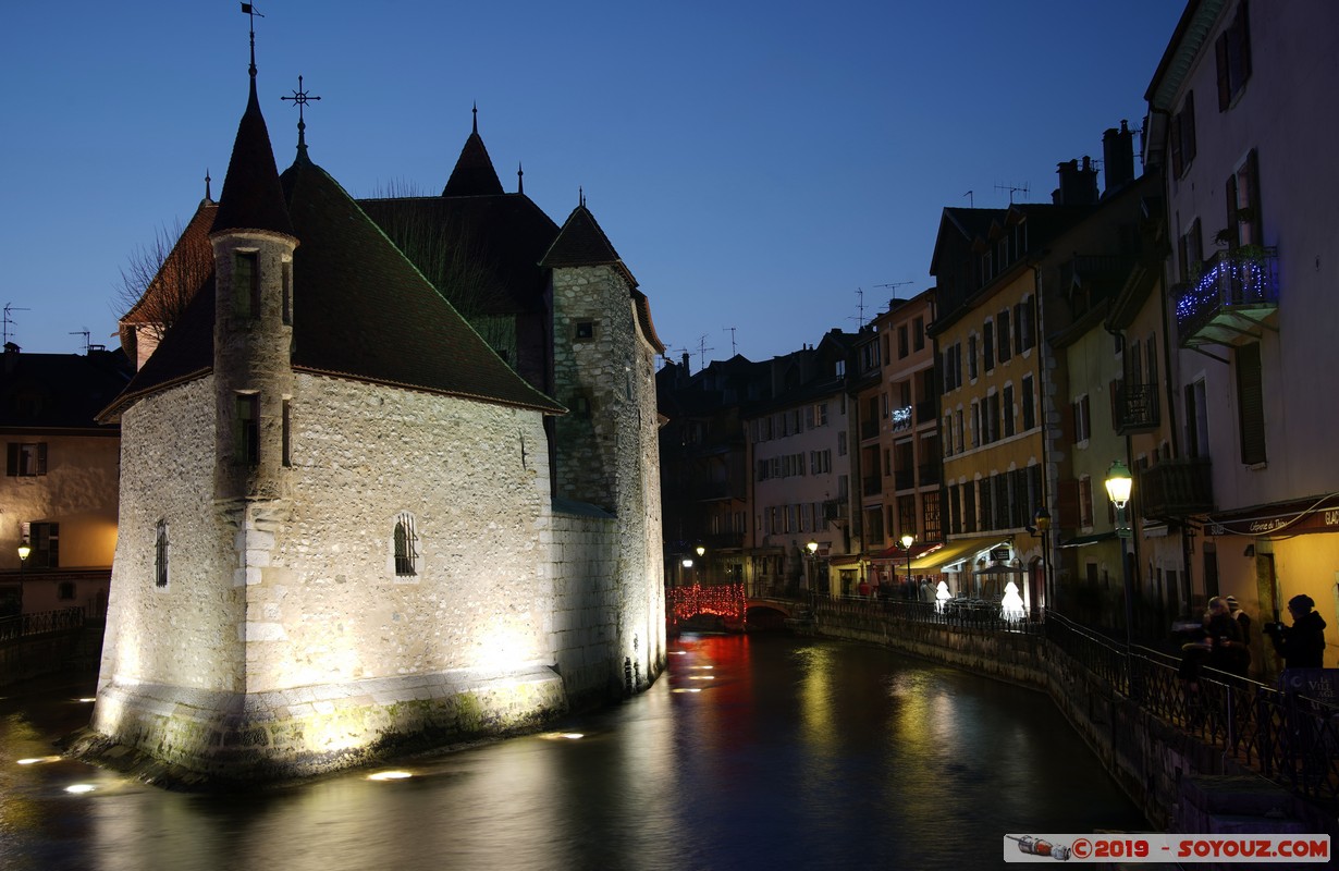 Annecy By Night - Le Palais de l'isle
Mots-clés: Nuit chateau Palais de l'Isle Les quais du Thiou