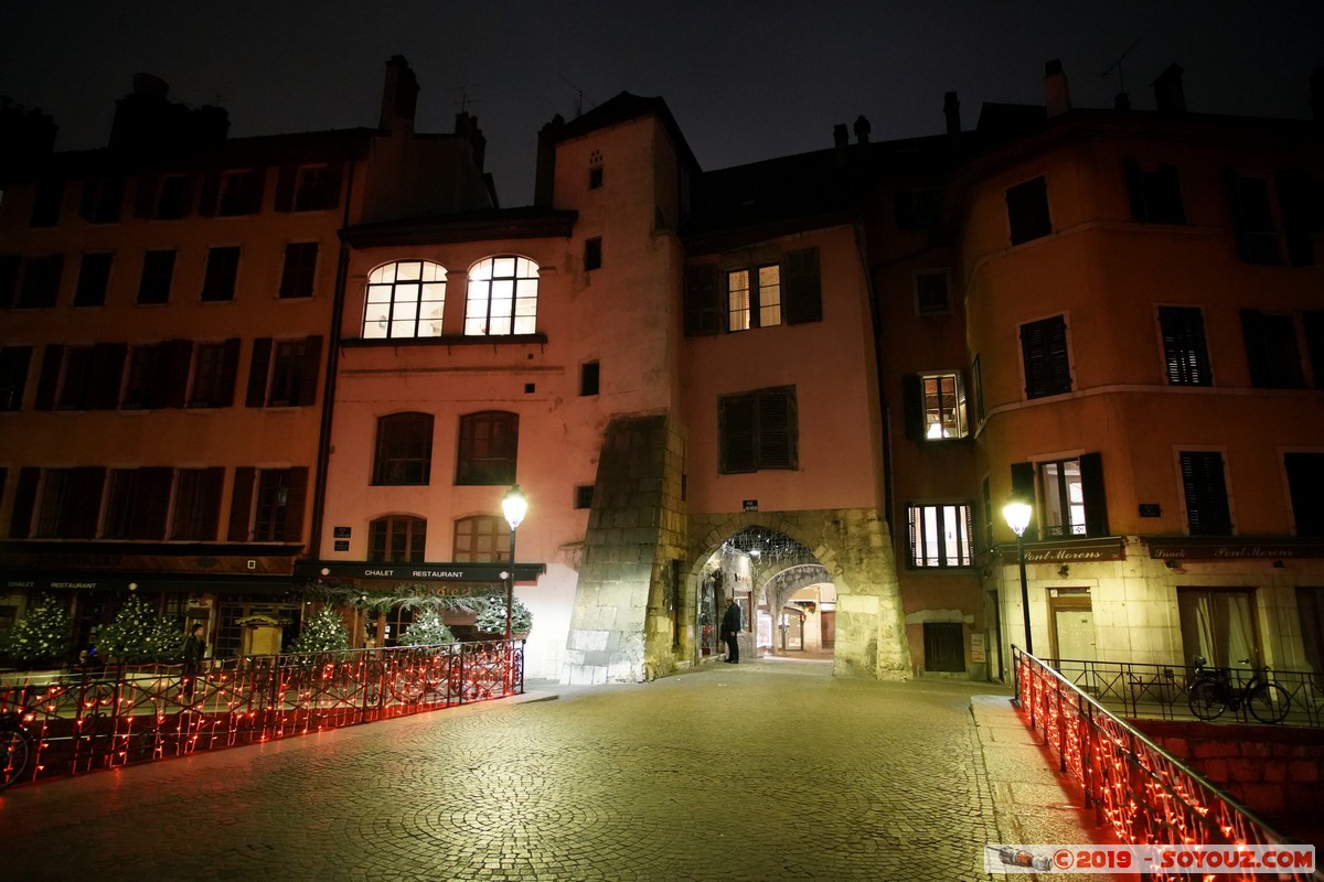 Annecy By Night - Pont Morens
Mots-clés: Nuit Les quais du Thiou Pont Morens