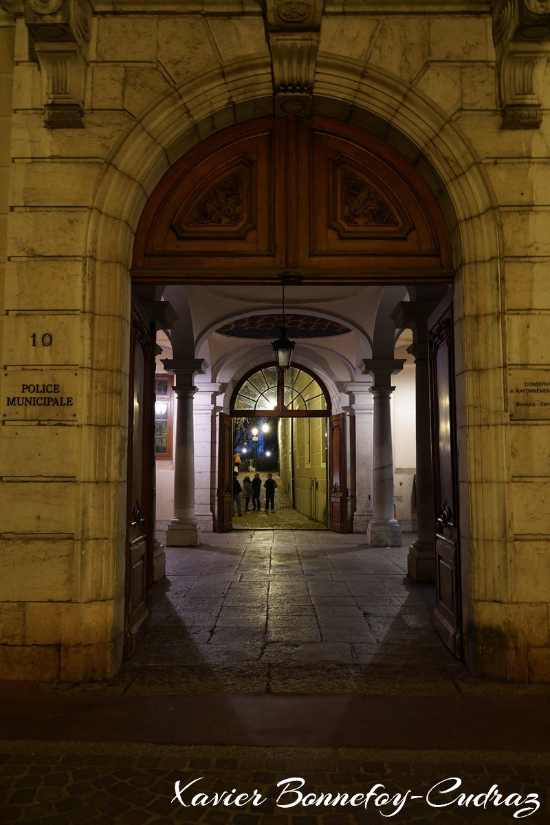 Vieille Ville Annecy by Night - 10 Rue Jean-Jacques Rousseau
Mots-clés: Annecy Auvergne-Rhône-Alpes FRA France geo:lat=45.89912635 geo:lon=6.12487257 geotagged Vieille Ville Nuit 10 Rue Jean-Jacques Rousseau