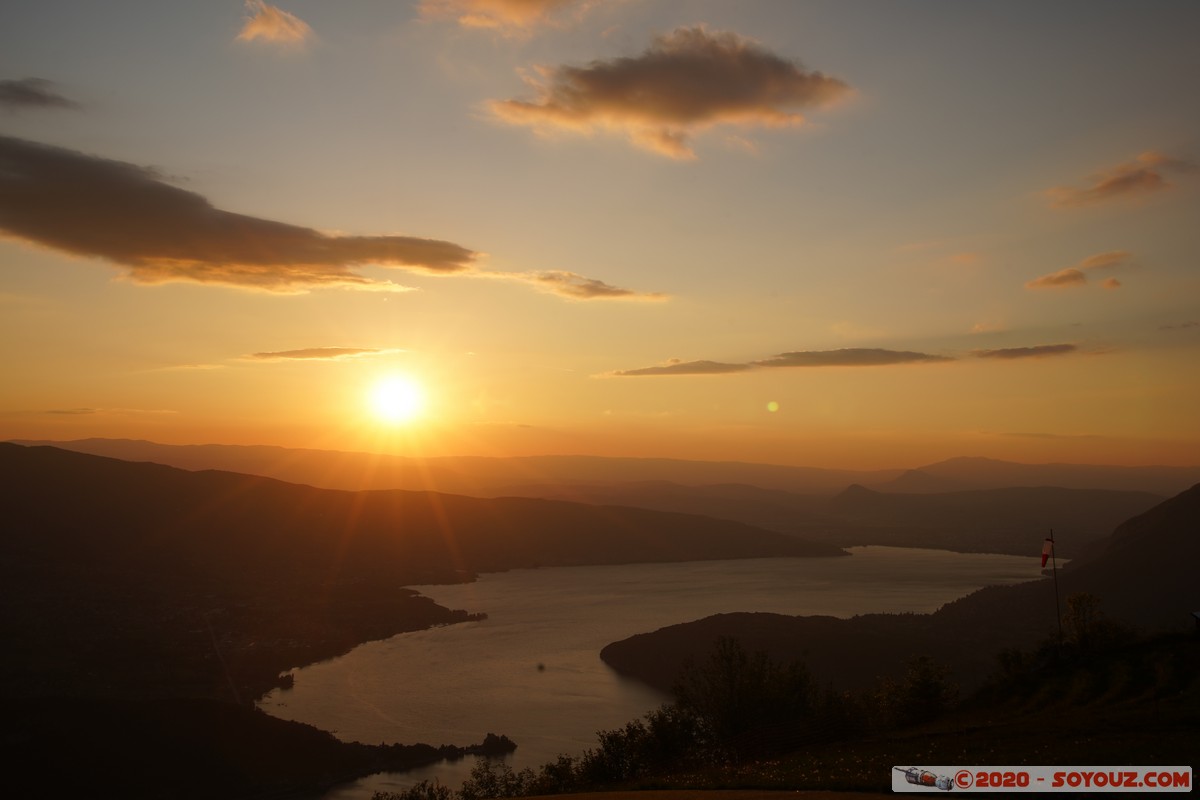 Col de la Forclaz - Lac d'Annecy au soleil couchant
Mots-clés: Auvergne-Rhône-Alpes FRA France Montmin Rovagny Col de la Forclaz Montagne Lac Lac d'Annecy soleil sunset Lumiere