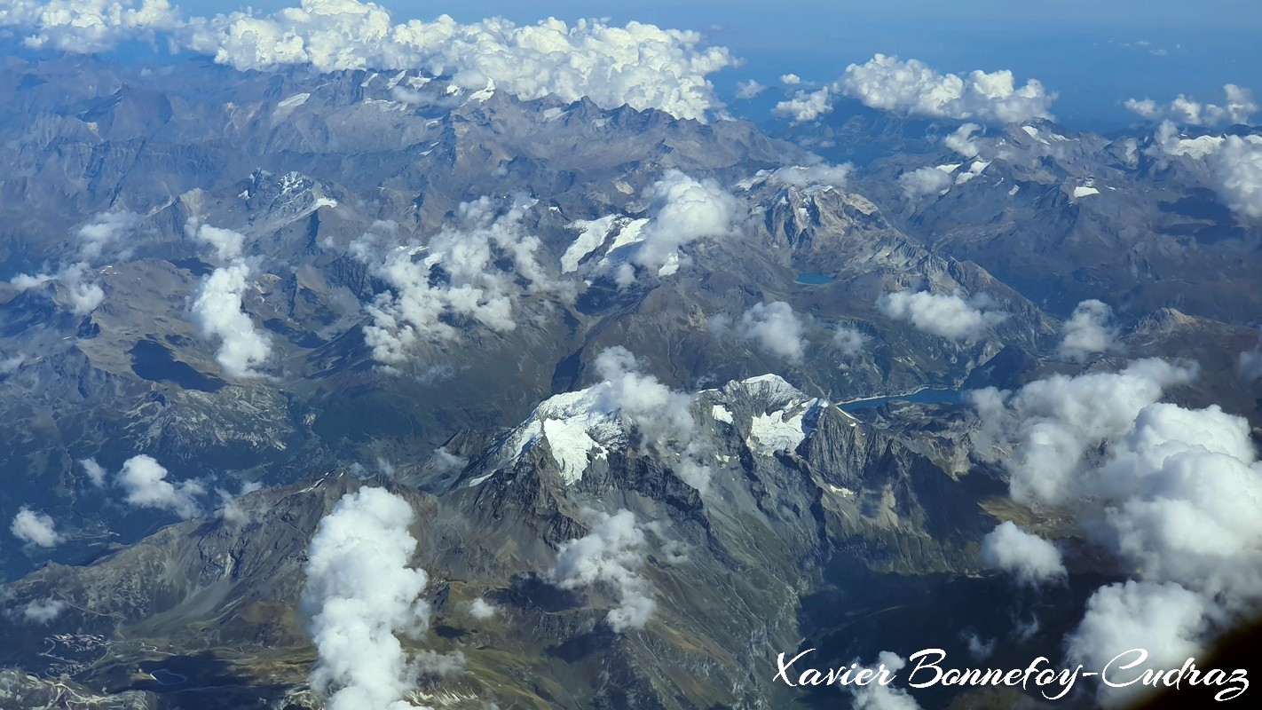 Vol Geneve / Tunis - Les Alpes
Mots-clés: Auvergne-Rhône-Alpes Champagny-en-Vanoise FRA France geo:lat=45.50153448 geo:lon=6.69067383 geotagged Plagne Soleil vue aerienne Montagne