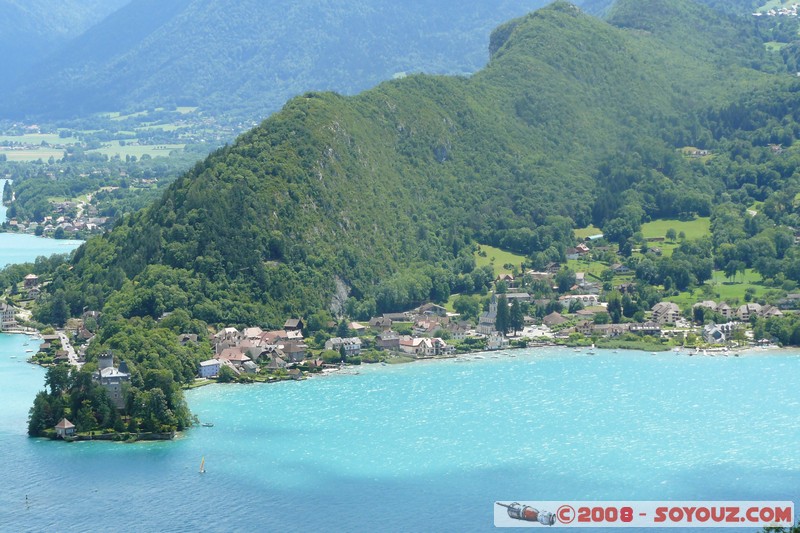 Sentier du Roc de Chere - vue sur Duingt
Mots-clés: Lac chateau