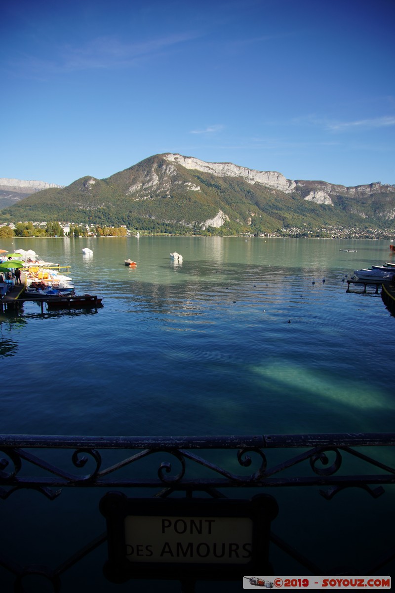 Annecy - Pont des Amours
Mots-clés: Pont des Amours Lac Mont Veyrier pedalo