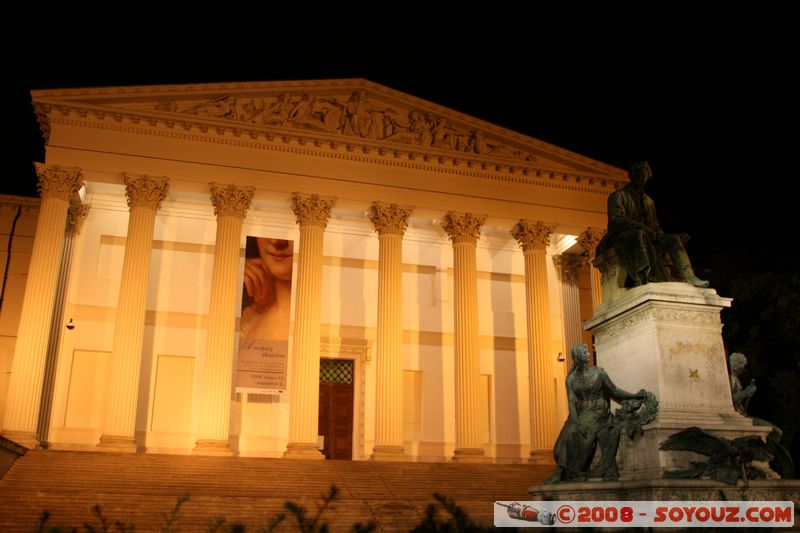 Budapest by night - Nemzeti Muzeum
Mots-clés: Nuit