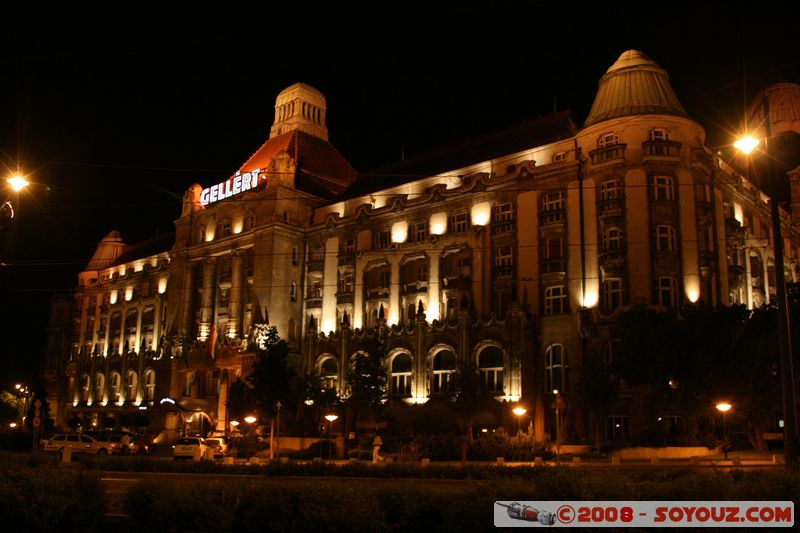Budapest by night - Gellert hotel and bath
Mots-clés: Nuit Danube Riviere