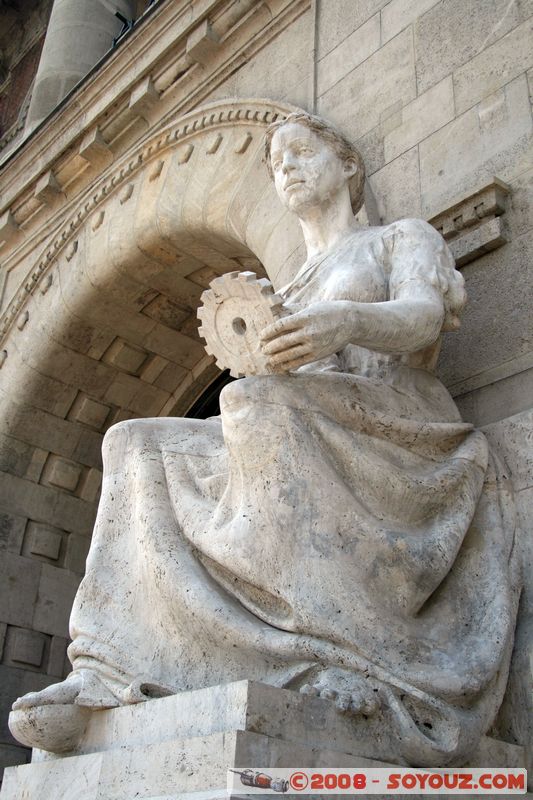 Budapest University of Technology and Economics, building K
Mots-clés: statue