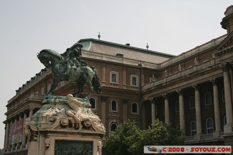 Budapest - Budavari Palota
Mots-clés: chateau statue