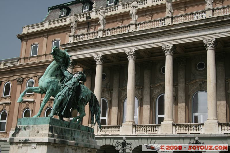 Budapest - Budavari Palota
Mots-clés: chateau statue