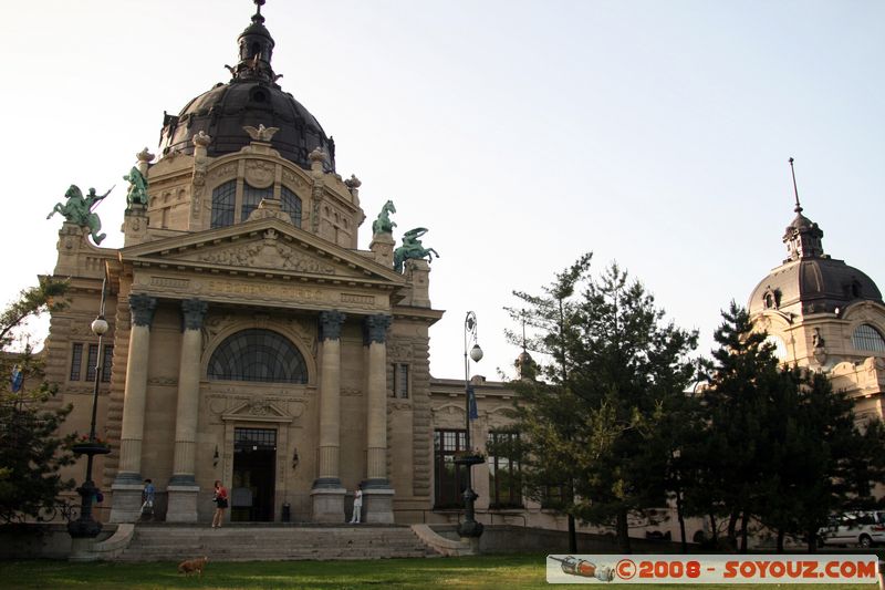 Budapest - Szechenyi Gyogyfurdo - Medicinal Bath
Mots-clés: Thermes