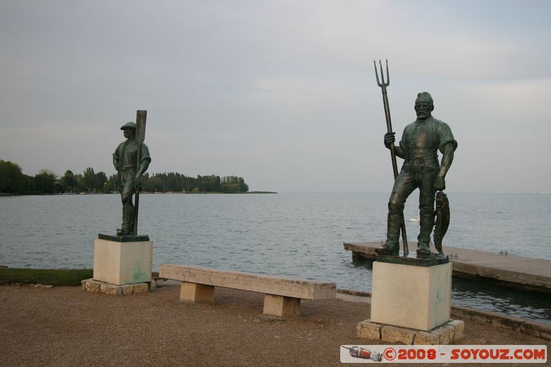 Balatonfured - Tagore setany statue
Mots-clés: statue Lac