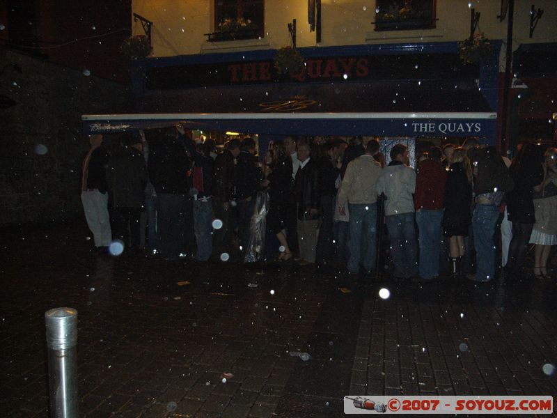 Samedi soir à  Galway
La pluie irlandaise
