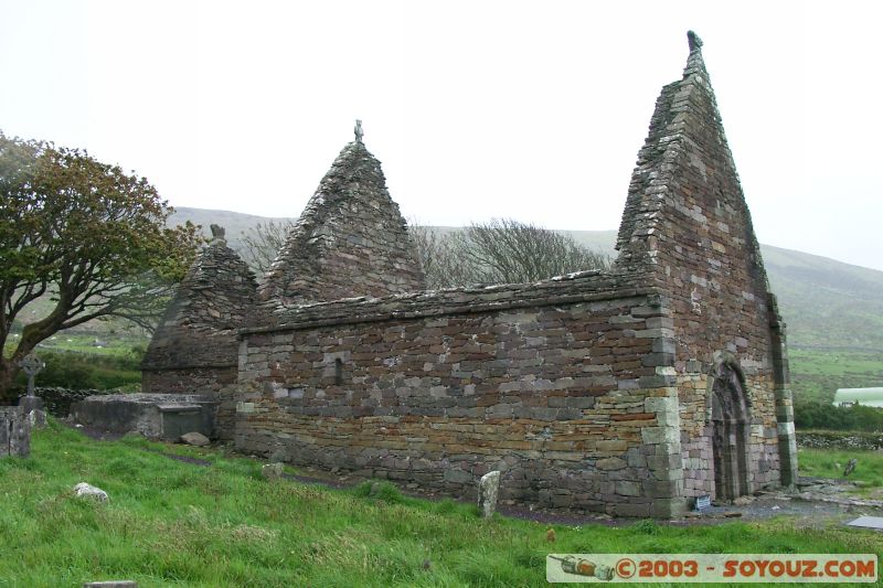 Dingle Peninsula - Kilmalkedar Church
