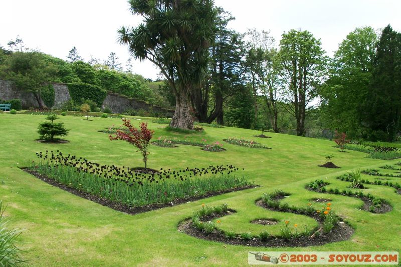 Connemara - Kylemore Abbey garden
