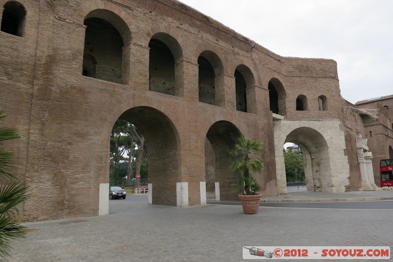 Roma - Porta Pinciana
Mots-clés: Bagni Di Tivol Colonna geo:lat=41.90930903 geo:lon=12.48807451 geotagged ITA Italie Lazio patrimoine unesco Ruines Romain Porta Pinciana