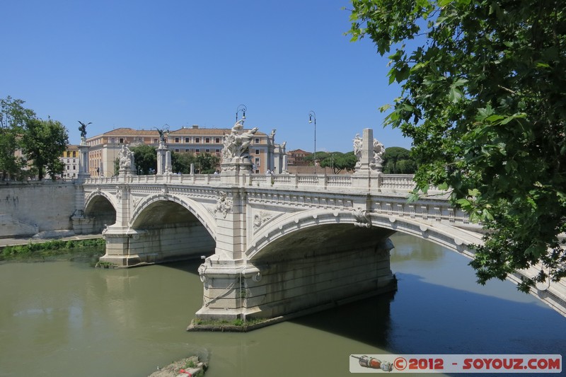 Roma - Ponte Vittorio Emanuele II
Mots-clés: geo:lat=41.90055367 geo:lon=12.46452144 geotagged ITA Italie Lazio Ponte Roma patrimoine unesco Pont Riviere