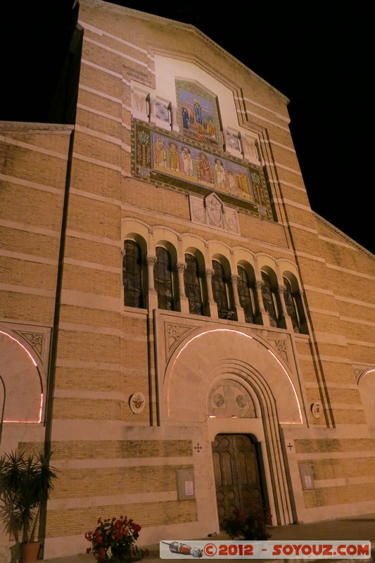 Roma di notte - Chiesa di Santa Maria Liberatrice
Mots-clés: geo:lat=41.87947042 geo:lon=12.47458198 geotagged ITA Italie Lazio Ripa Roma Nuit Chiesa di Santa Maria Liberatrice Eglise