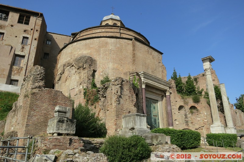 Roma - Foro Romano - Tempio di Romolo
Mots-clés: Campitelli geo:lat=41.89186479 geo:lon=12.48686437 geotagged ITA Italie Lazio Roma patrimoine unesco Ruines Romain Tempio di Romolo