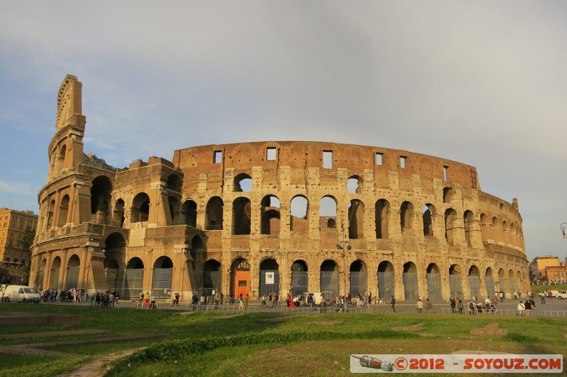 Roma - Colosseo
Mots-clés: Campitelli geo:lat=41.89006477 geo:lon=12.49045165 geotagged ITA Italie Lazio Roma patrimoine unesco Ruines Romain Colosseo sunset