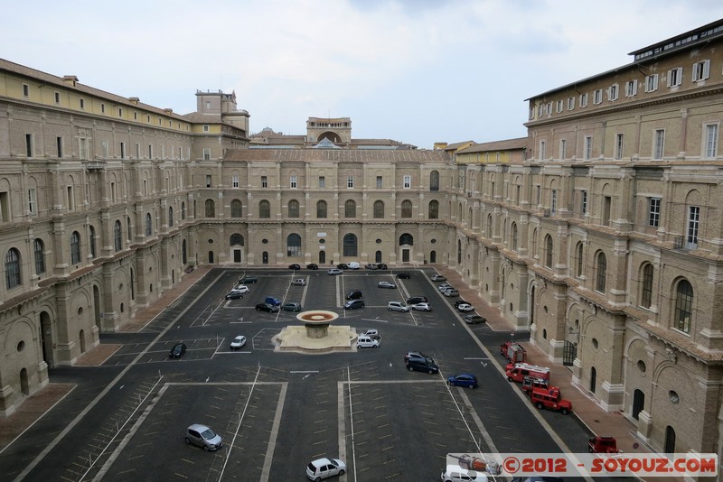 Vatican - Musei Vaticani - Cortile del Belvedere
Mots-clés: geo:lat=41.90319934 geo:lon=12.45481610 geotagged VAT Vatican Vatican City Vaticano patrimoine unesco peinture