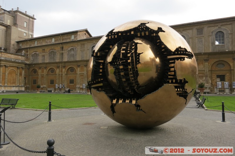 Vatican - Sphere with Sphere (Arnaldo Pomodoro)
Mots-clés: geo:lat=41.90575156 geo:lon=12.45453112 geotagged VAT Vatican Vatican City Vaticano sculpture patrimoine unesco