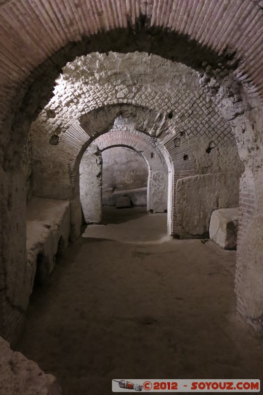 Napoli - Complesso di San Lorenzo Maggiore - Scavi Romana
Mots-clés: Campania geo:lat=40.85066372 geo:lon=14.25848901 geotagged ITA Italie Miano Complesso di San Lorenzo Maggiore Ruines Romain