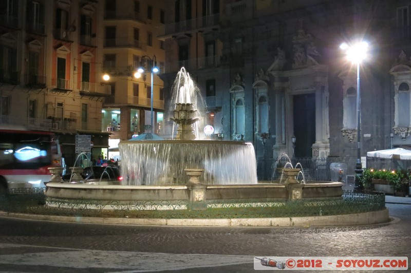 Napoli - Fontana del Carciofo di notte
Mots-clés: Campania geo:lat=40.83704476 geo:lon=14.24887190 geotagged ITA Italie Napoli Neapel Nuit Fontaine