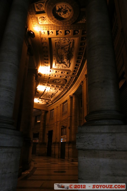 Napoli - Piazza Del Plebiscito - San Francesco di Paola di notte
Mots-clés: Campania geo:lat=40.83783490 geo:lon=14.24928595 geotagged ITA Italie Napoli Neapel Nuit Eglise