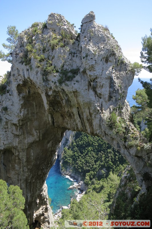 Capri - Arco naturale
Mots-clés: Campania Capri geo:lat=40.55047596 geo:lon=14.25679669 geotagged ITA Italie mer