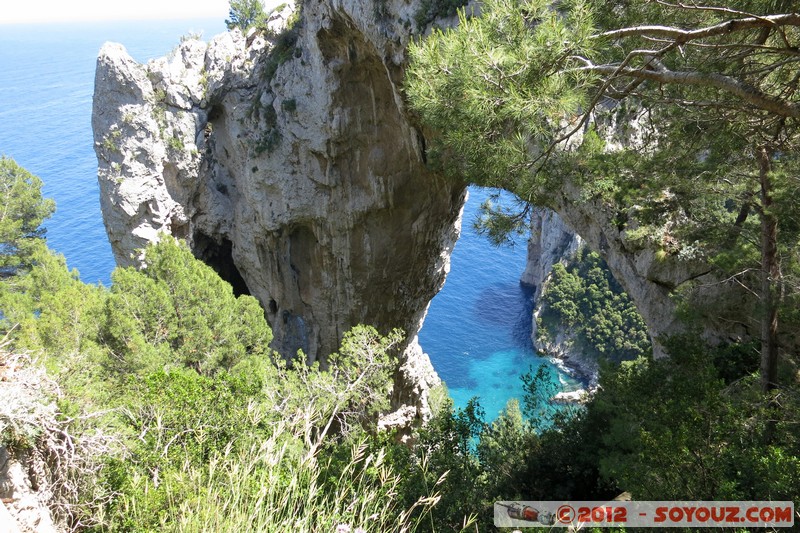 Capri - Arco naturale
Mots-clés: Campania Capri geo:lat=40.55037447 geo:lon=14.25682447 geotagged ITA Italie mer