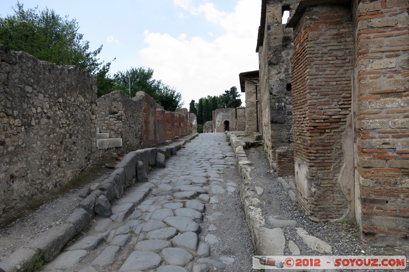 Pompei Scavi - Via Consolare
Mots-clés: Campania geo:lat=40.75140264 geo:lon=14.48195769 geotagged ITA Italie Pompei Scavi Ruines Romain patrimoine unesco Regio VI