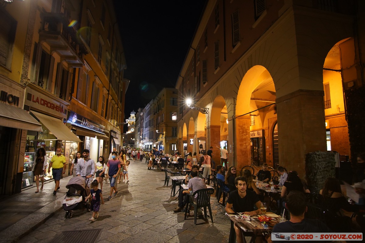 Parma by night - Str. Luigi Carlo Farini
Mots-clés: Emilia-Romagna geo:lat=44.80021053 geo:lon=10.32783328 geotagged ITA Italie Parma Nuit Str. Luigi Carlo Farini