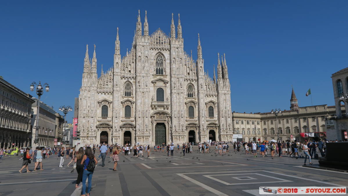 Milano - Il Duomo
Mots-clés: geo:lat=45.46424015 geo:lon=9.18941741 geotagged ITA Italie Lombardia Mailand Milano Piazza del Duomo Il Duomo Eglise