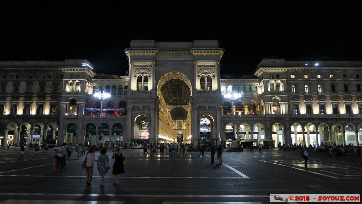 Milano by Night - Galleria Vittorio Emanuele II
Mots-clés: geo:lat=45.46394631 geo:lon=9.19001276 geotagged ITA Italie Lombardia Mailand Milano Nuit Piazza del Duomo Il Duomo Eglise Galleria Vittorio Emanuele II