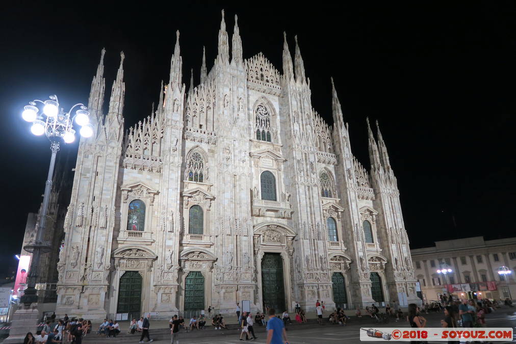 Milano by Night - Il Duomo
Mots-clés: geo:lat=45.46452571 geo:lon=9.19005031 geotagged ITA Italie Lombardia Mailand Milano Nuit Piazza del Duomo Il Duomo Eglise